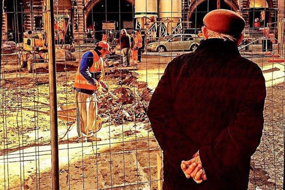 Storia di due vecchi, un binocolo e un cantiere.